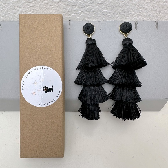 PAPA GEMS VINTAGE JEWELRY SHOP Black Tiered Tassle Dangle Earrings - Picture 4 of 7